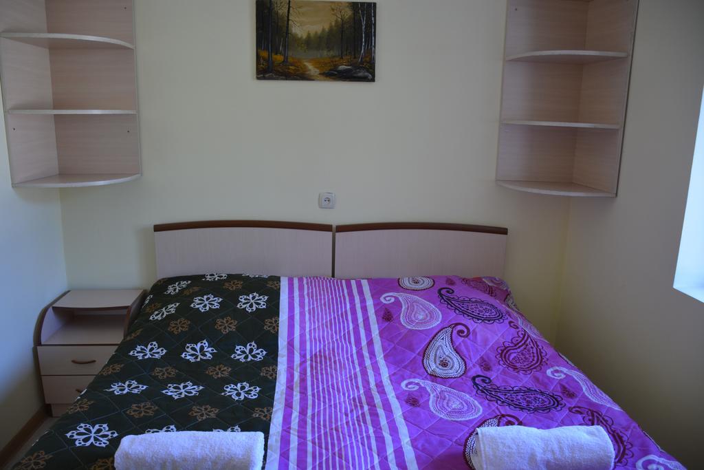 House In Mestia Luaran gambar